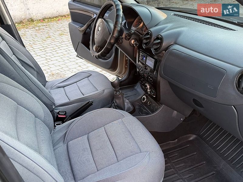 Позашляховик / Кросовер Dacia Duster 2012 в Борщеві