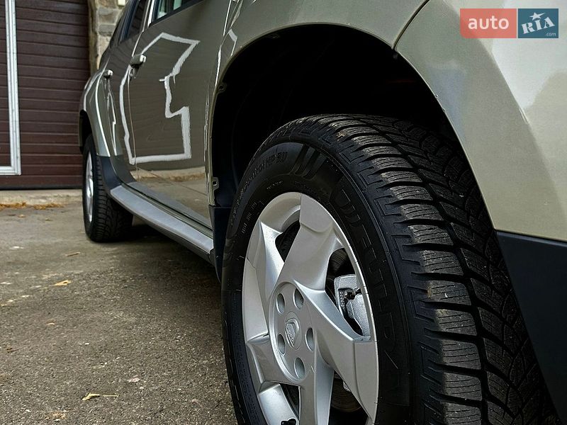 Позашляховик / Кросовер Dacia Duster 2011 в Луцьку