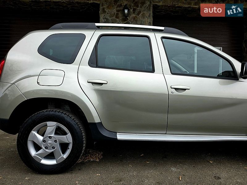 Позашляховик / Кросовер Dacia Duster 2011 в Луцьку
