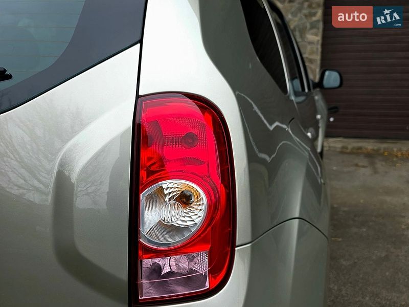 Позашляховик / Кросовер Dacia Duster 2011 в Луцьку