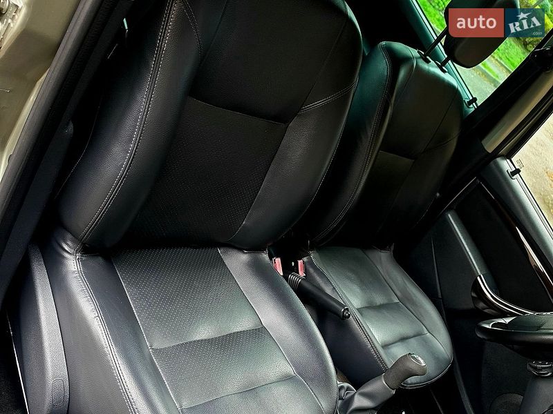Позашляховик / Кросовер Dacia Duster 2011 в Луцьку