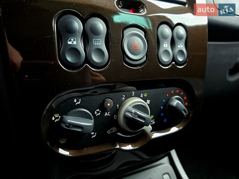 Позашляховик / Кросовер Dacia Duster 2011 в Луцьку