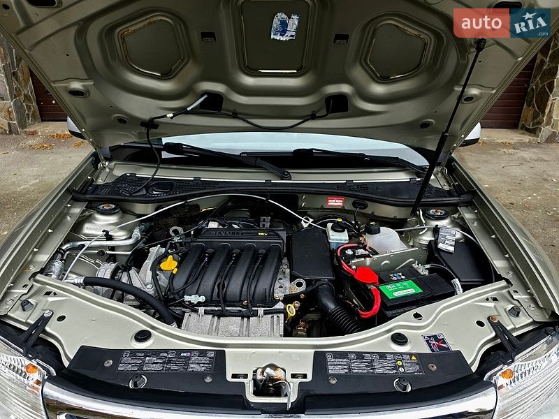 Позашляховик / Кросовер Dacia Duster 2011 в Луцьку