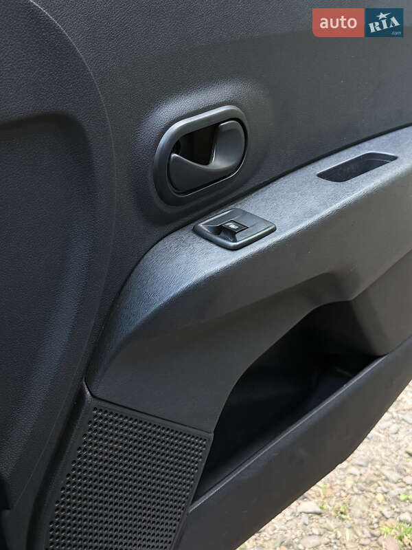 Минивэн Dacia Lodgy Stepway 2016 в Стрые фото 26 Минивэн Dacia Lodgy Stepway 2016 в Стрые