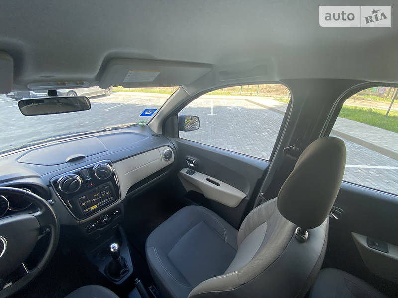 Мінівен Dacia Lodgy 2013 в Луцьку