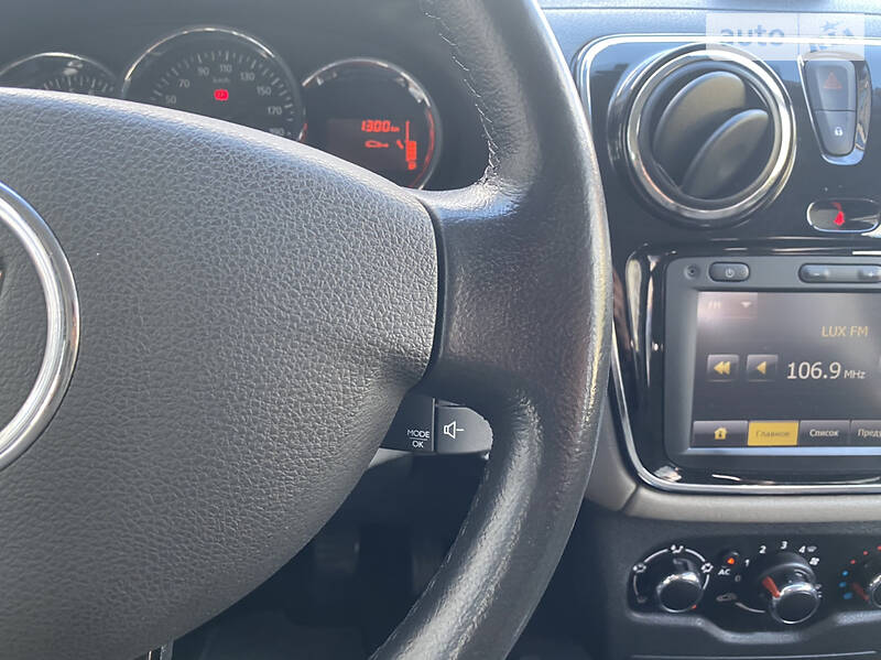 Мінівен Dacia Lodgy 2013 в Луцьку