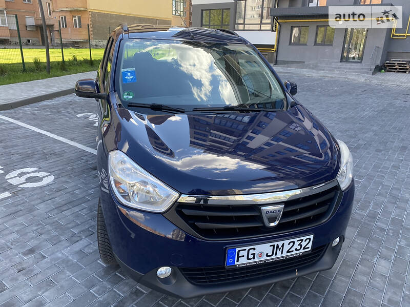 Мінівен Dacia Lodgy 2013 в Луцьку