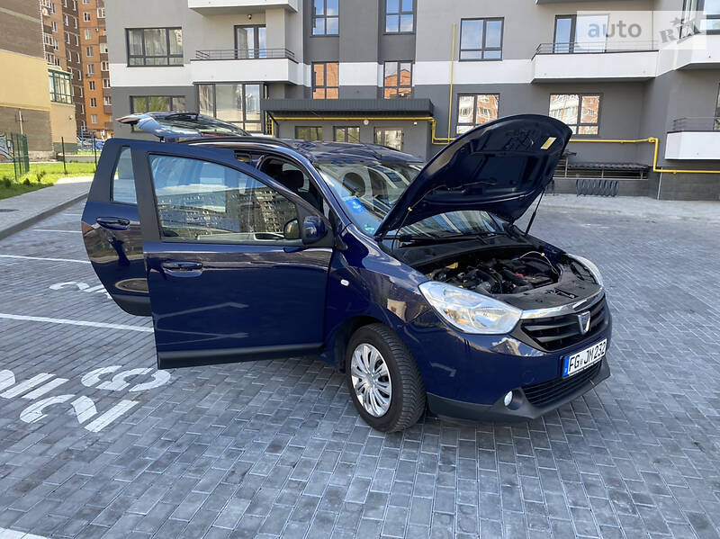 Мінівен Dacia Lodgy 2013 в Луцьку