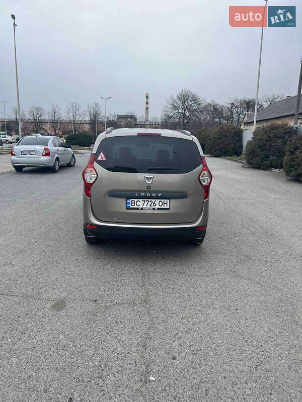Мінівен Dacia Lodgy 2013 в Ужгороді