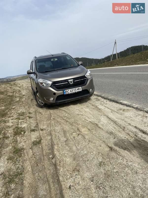 Мінівен Dacia Lodgy 2012 в Львові