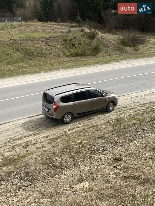 Мінівен Dacia Lodgy 2012 в Львові