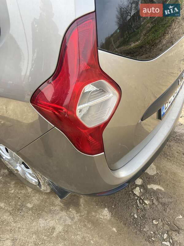 Мінівен Dacia Lodgy 2012 в Львові