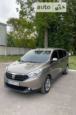 Мінівен Dacia Lodgy 2012 в Волочиську