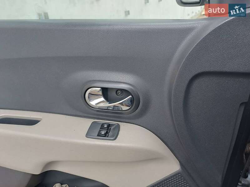 Минивэн Dacia Lodgy 2014 в Лозовой