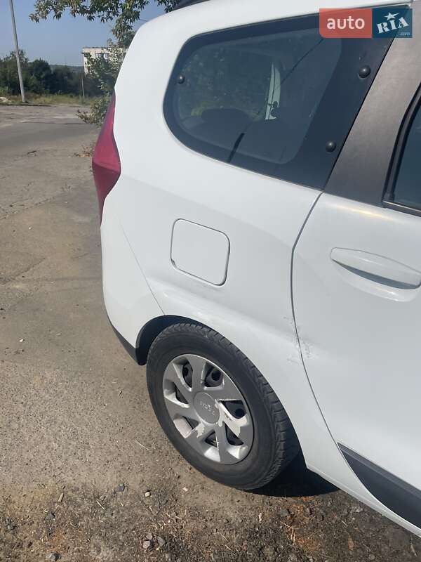 Минивэн Dacia Lodgy 2012 в Луцке