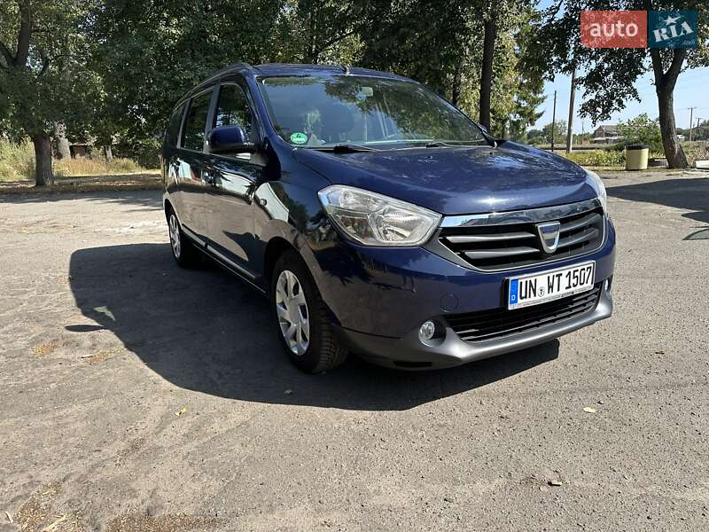 Мінівен Dacia Lodgy 2012 в Лебедині