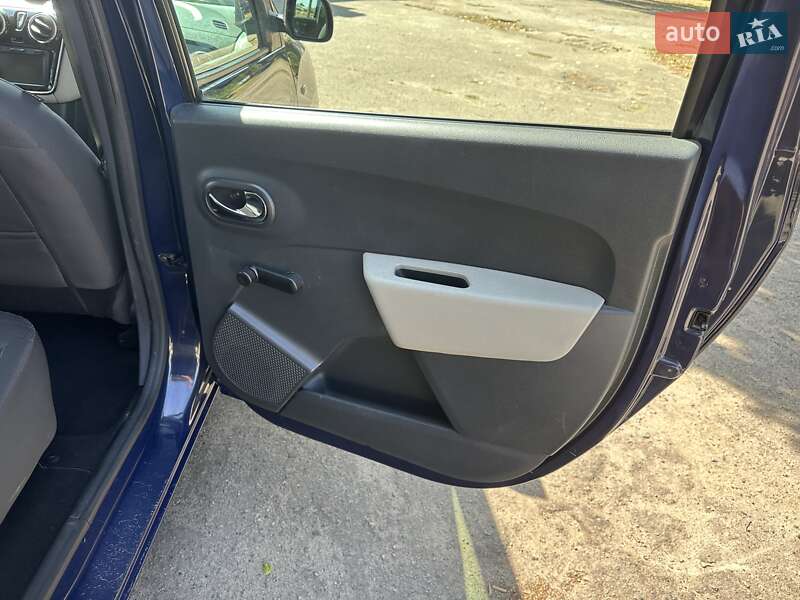 Мінівен Dacia Lodgy 2012 в Лебедині