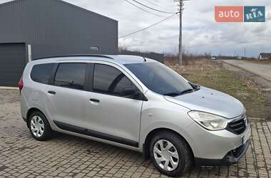 Мінівен Dacia Lodgy 2013 в Умані