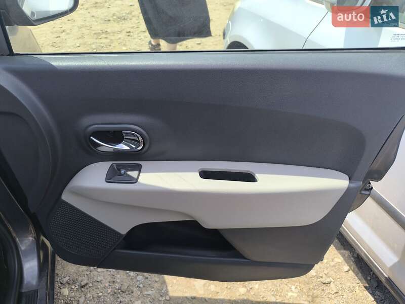 Минивэн Dacia Lodgy 2012 в Луцке