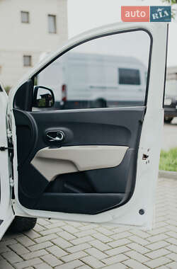 Мінівен Dacia Lodgy 2012 в 