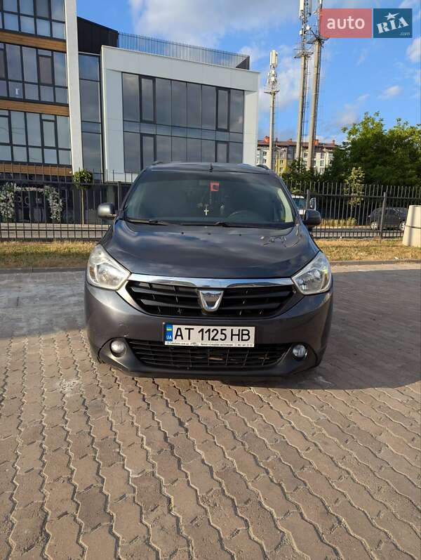 Минивэн Dacia Lodgy 2012 в 