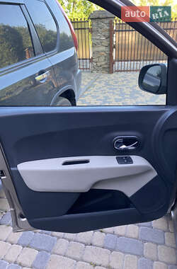 Минивэн Dacia Lodgy 2013 в 