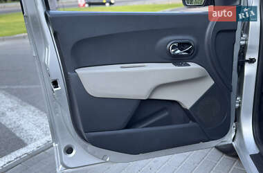 Минивэн Dacia Lodgy 2013 в 