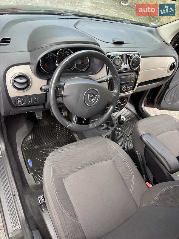 Минивэн Dacia Lodgy 2013 в Черновцах