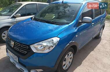Минивэн Dacia Lodgy 2017 в Ромнах