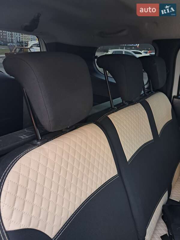 Минивэн Dacia Lodgy 2013 в Киеве