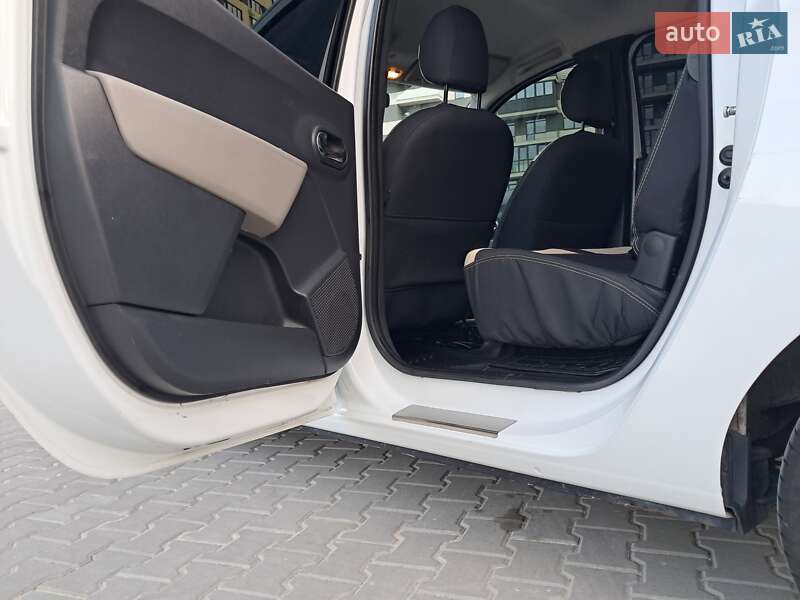 Минивэн Dacia Lodgy 2013 в Киеве