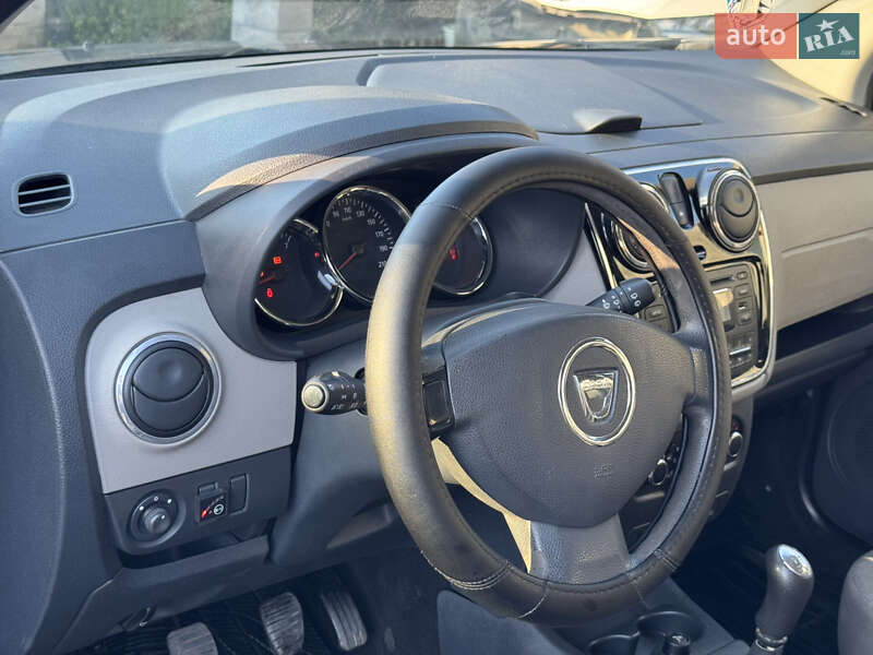 Минивэн Dacia Lodgy 2013 в Мукачево