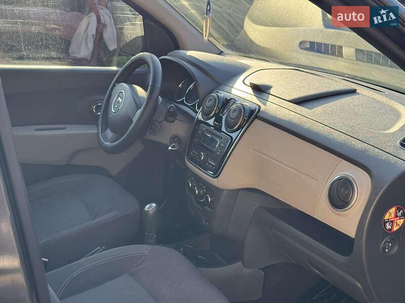 Минивэн Dacia Lodgy 2013 в Мукачево