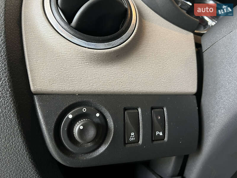 Мінівен Dacia Lodgy 2012 в Миколаєві