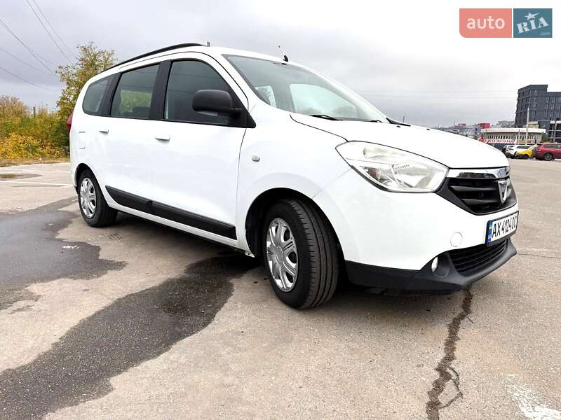 Минивэн Dacia Lodgy 2012 в 