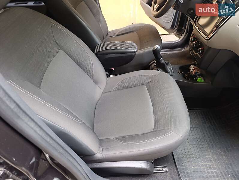 Минивэн Dacia Lodgy 2012 в Киеве фото 8 Минивэн Dacia Lodgy 2012 в Киеве