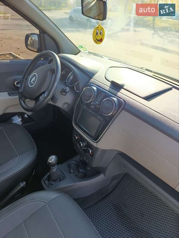 Минивэн Dacia Lodgy 2013 в Кривом Роге