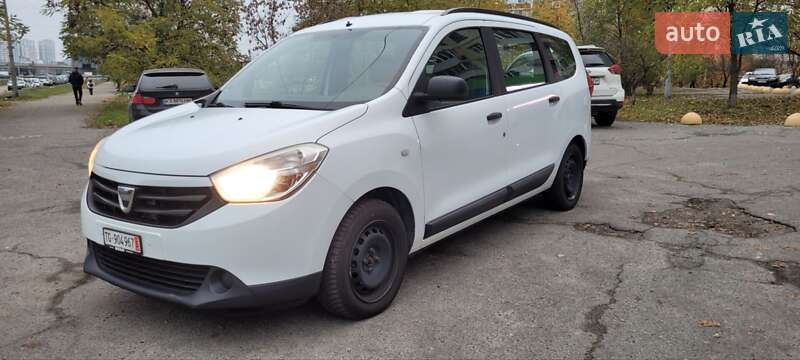 Мінівен Dacia Lodgy 2013 в Києві
