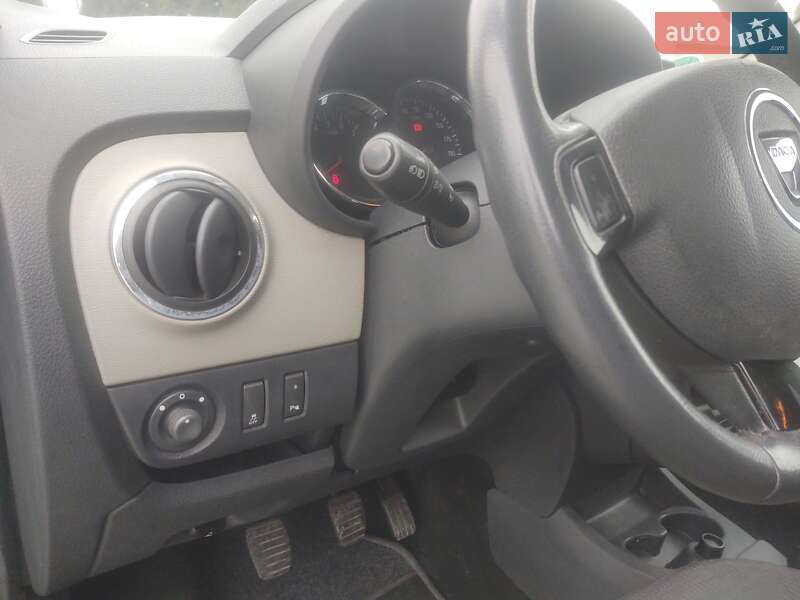 Минивэн Dacia Lodgy 2012 в Дубно