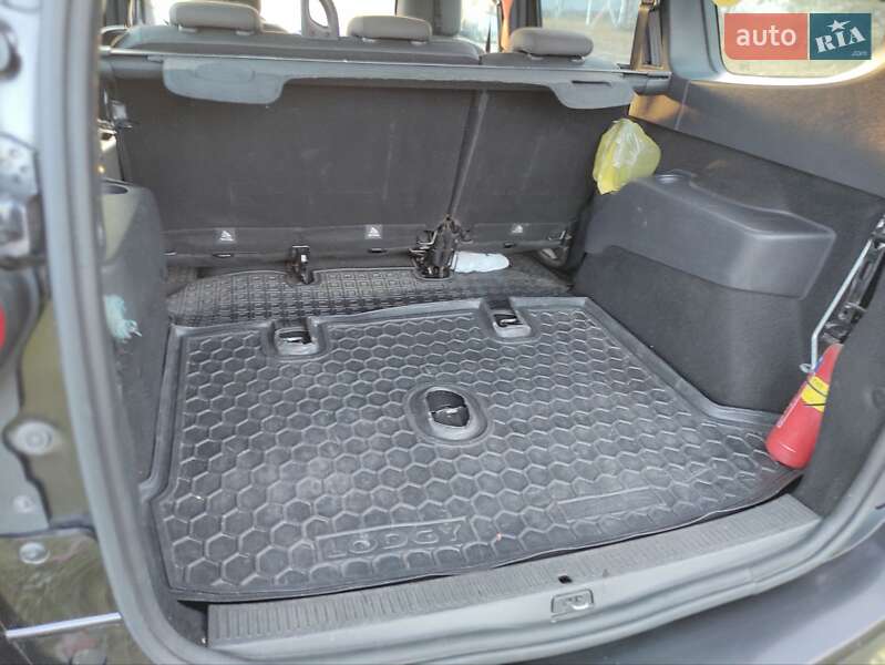 Мінівен Dacia Lodgy 2013 в Сарнах