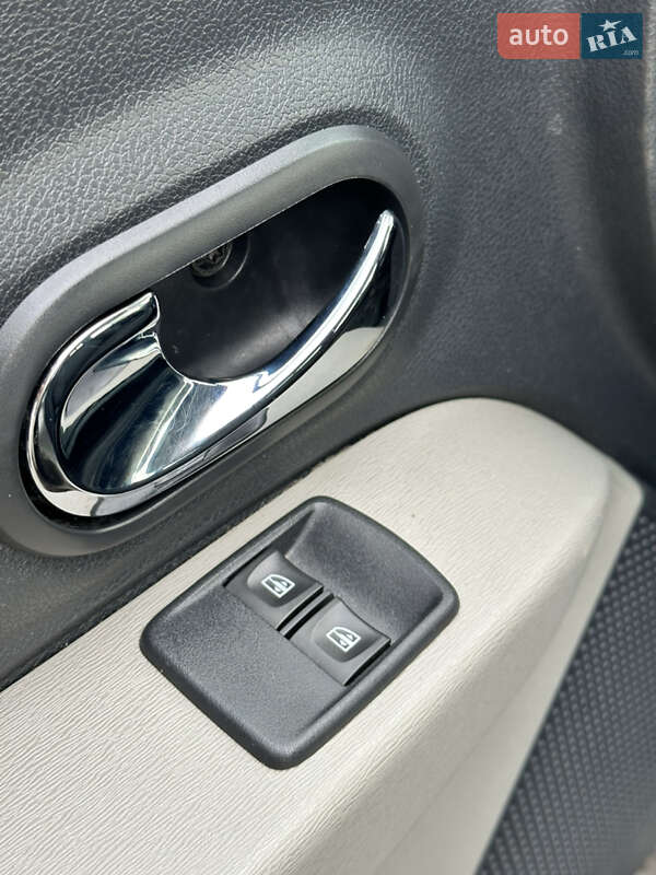 Мінівен Dacia Lodgy 2012 в Луцьку