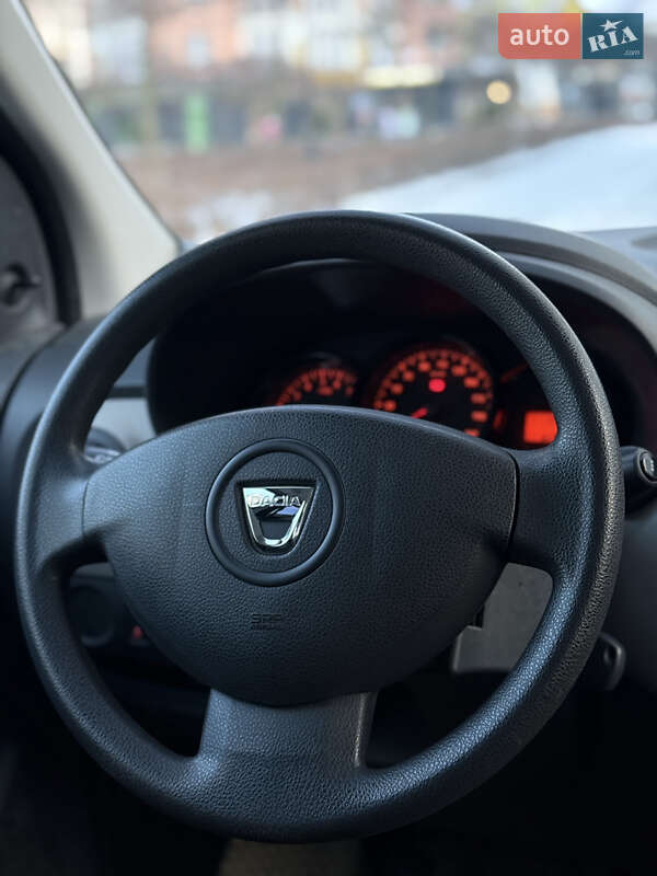 Мінівен Dacia Lodgy 2012 в Івано-Франківську
