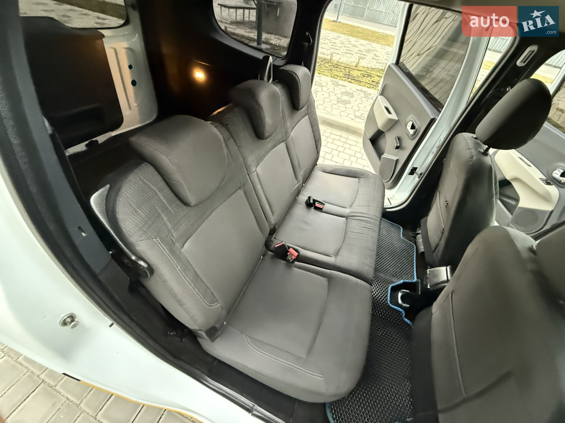 2012 Dacia Lodgy - мініатюра 46