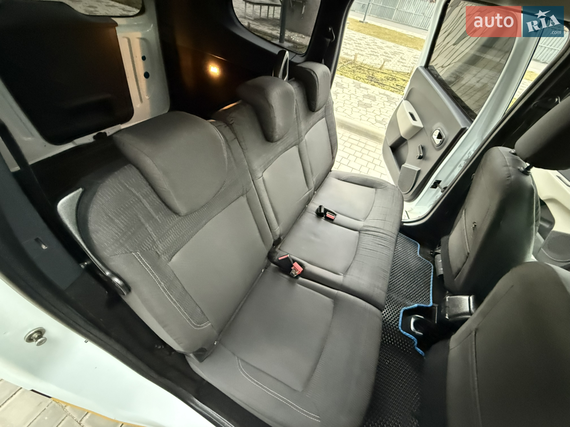 2012 Dacia Lodgy - мініатюра 47