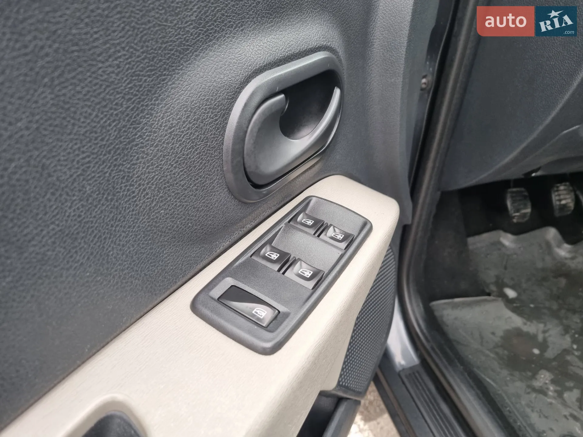 2012 Dacia Lodgy - мініатюра 12