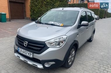 Мінівен Dacia Lodgy 2016 в Умані