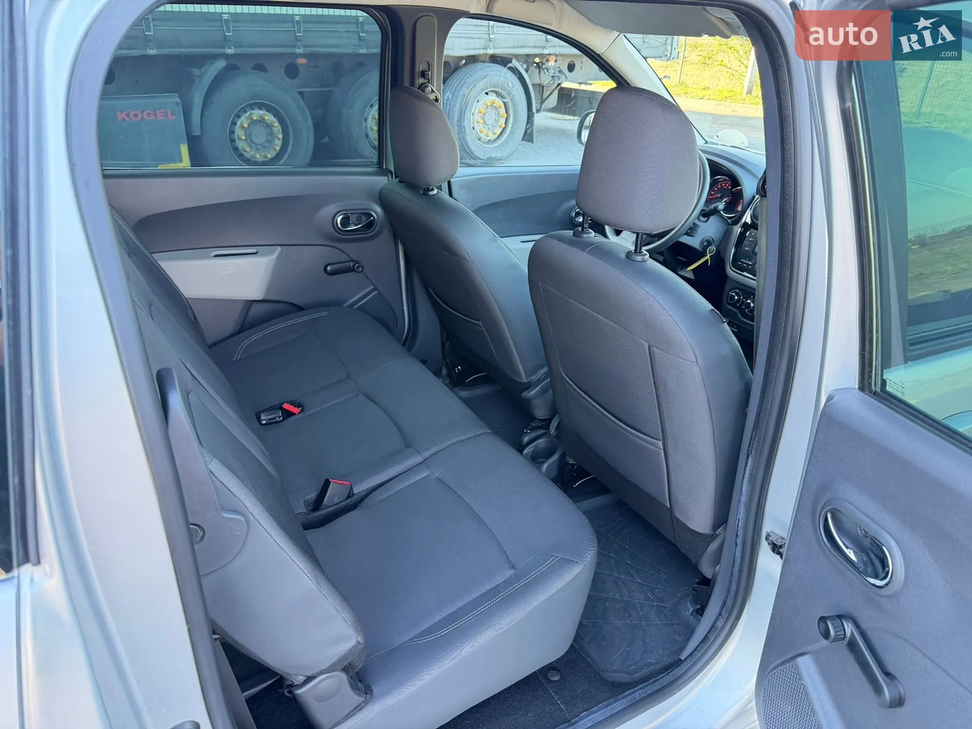 2013 Dacia Lodgy - мініатюра 33