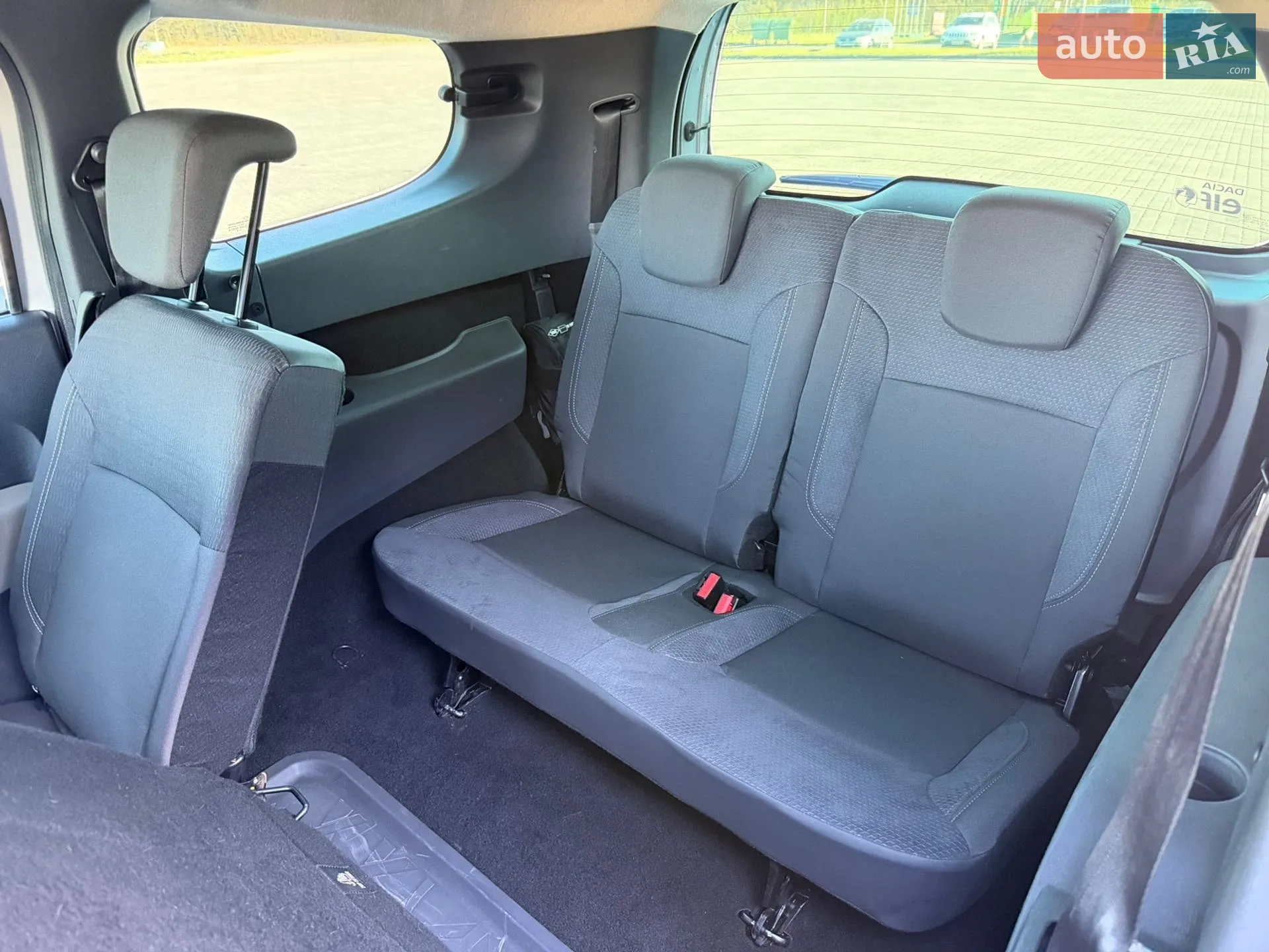 2013 Dacia Lodgy - мініатюра 38