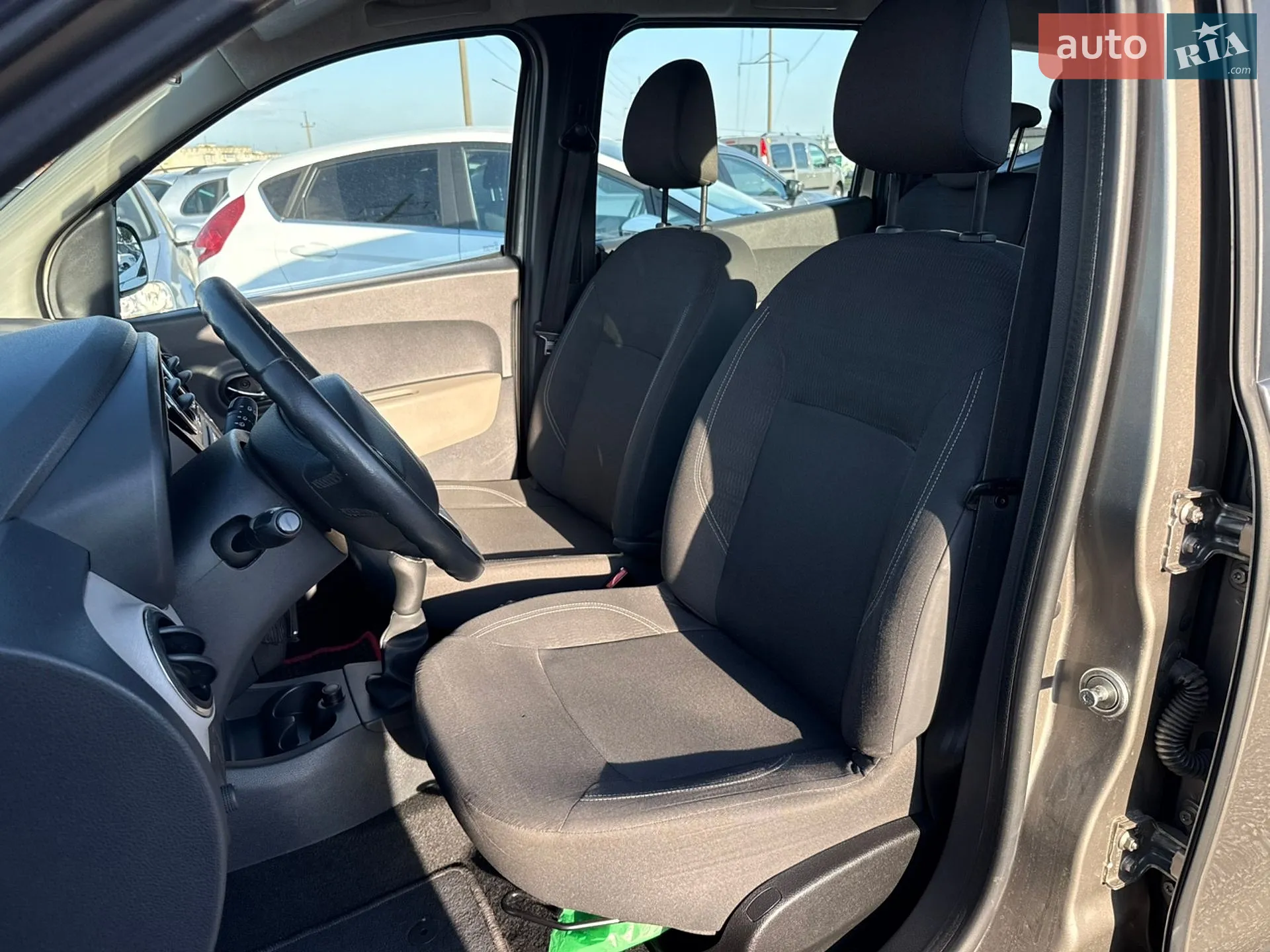 2012 Dacia Lodgy - мініатюра 26