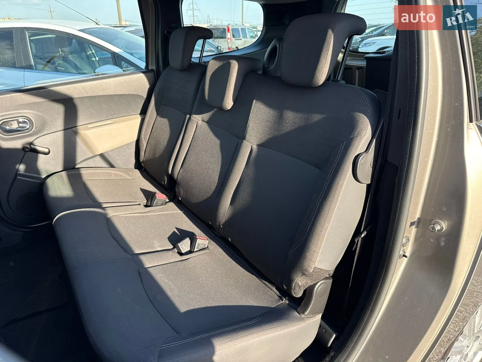 2012 Dacia Lodgy - мініатюра 28